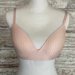 Victoria’s Secret T Shirt Wireless Bra
